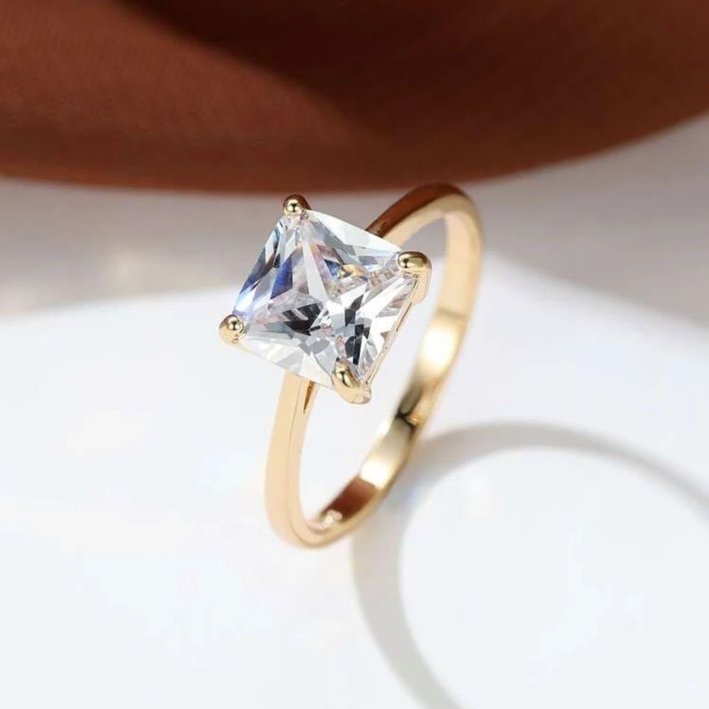 💎 Travel Engagement Ring | Princess Cut Solitaire